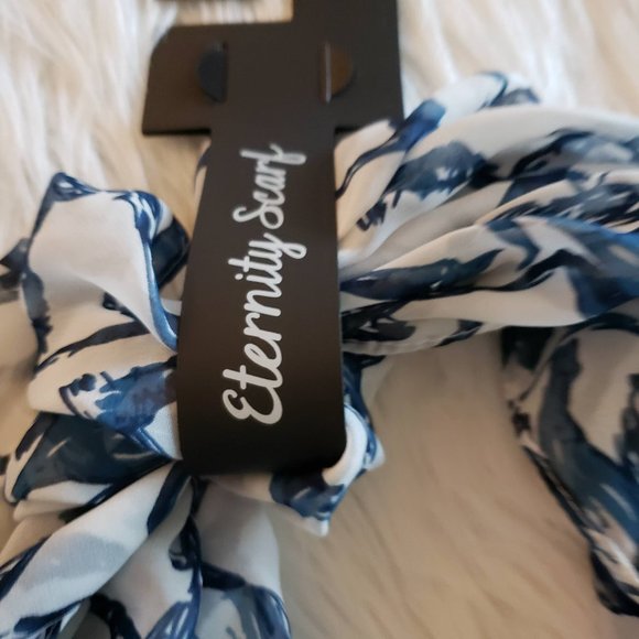 Accessories - 🍋Horse Infinity Scarf Brand New!